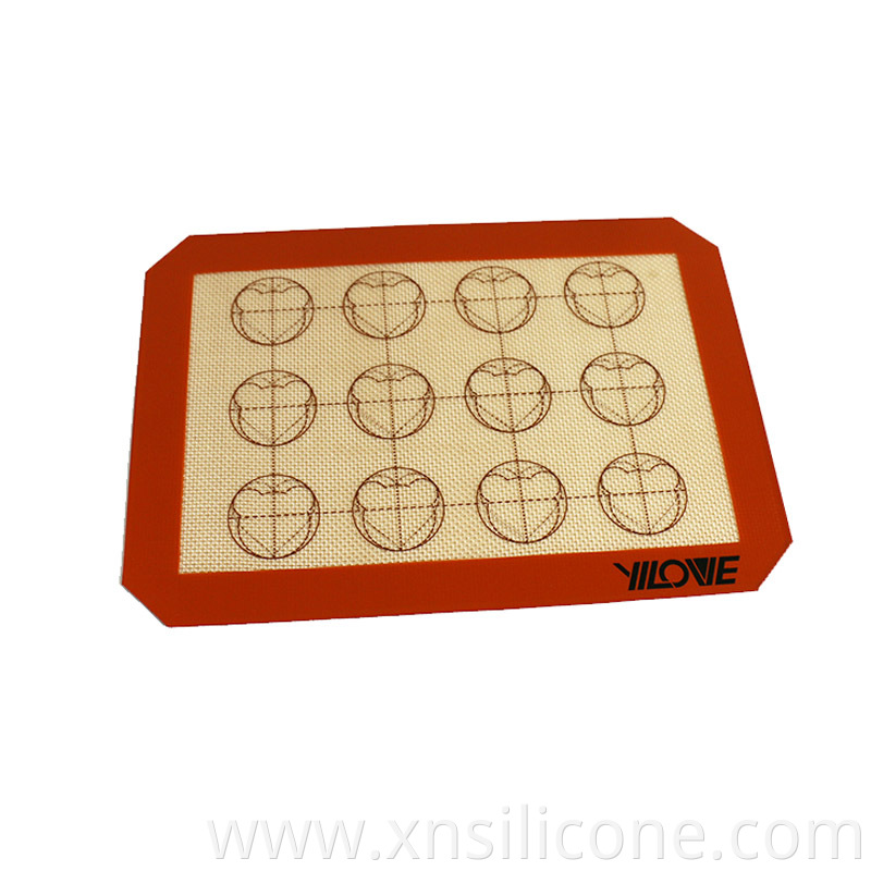 Silicone baking mat